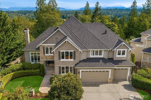 2046 277th Avenue Se, Sammamish, WA, 98075 | Card Image