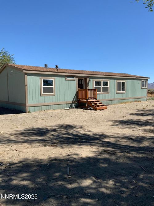 58 Lois Ln, Round Mountain, NV, 89045-9825 | Card Image