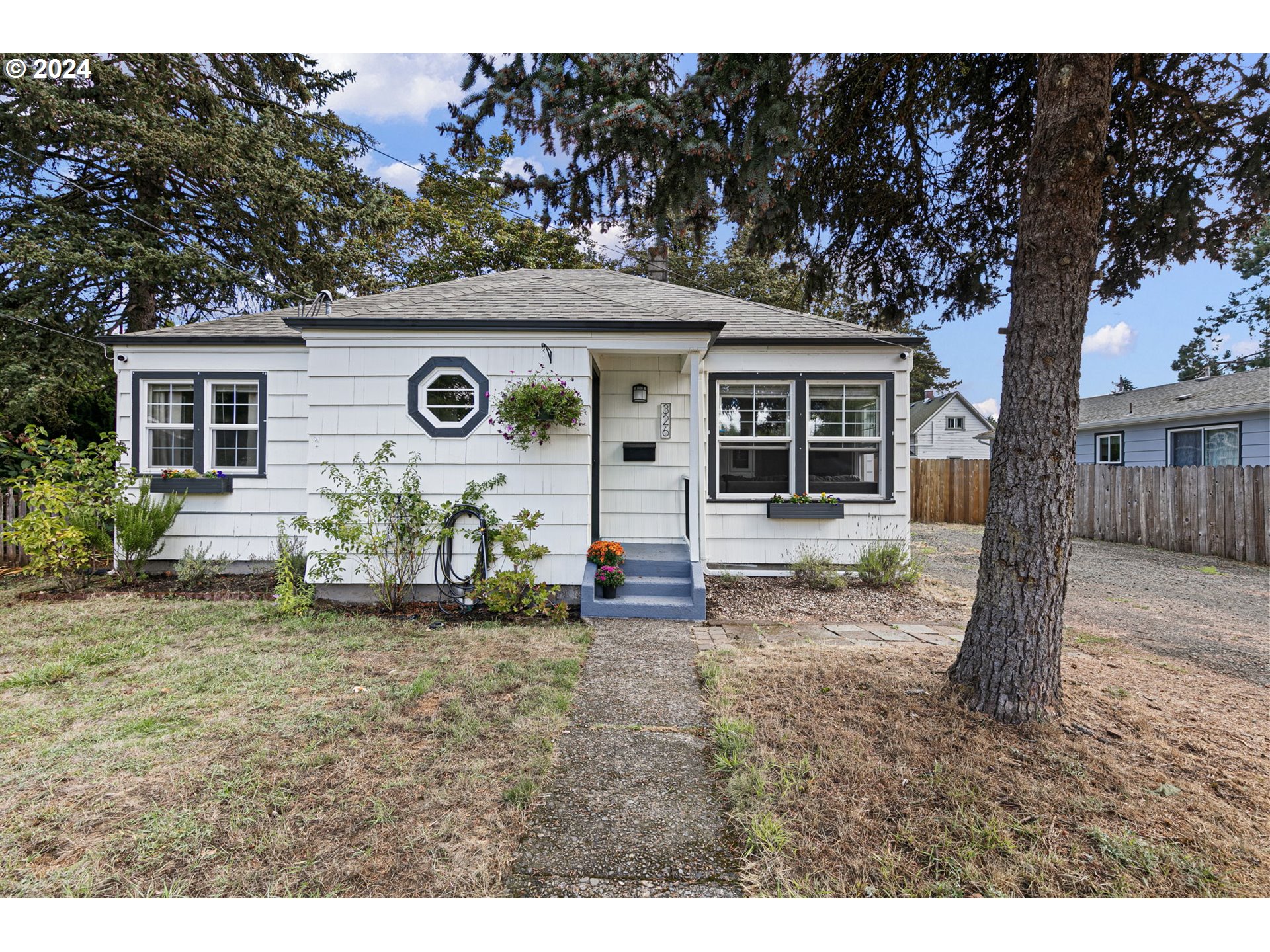 1st St, Cottage Grove, OR 97424
