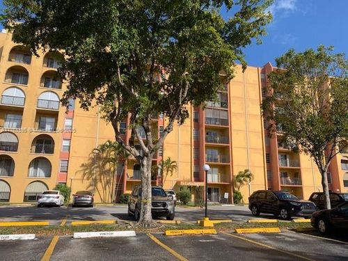 apt-602-4801 Nw 7th St, Miami, FL, 33126-2160 | Card Image