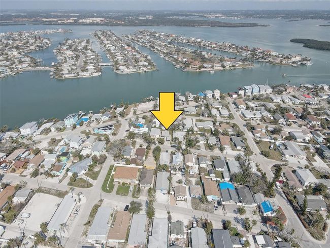 13313 2 Nd St E, House other with 2 bedrooms, 1 bathrooms and null parking in Madeira Beach FL | Image 34