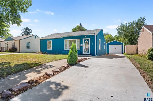 709 S Garfield Ave Ave Avenue, Sioux Falls, SD, 57104 | Card Image