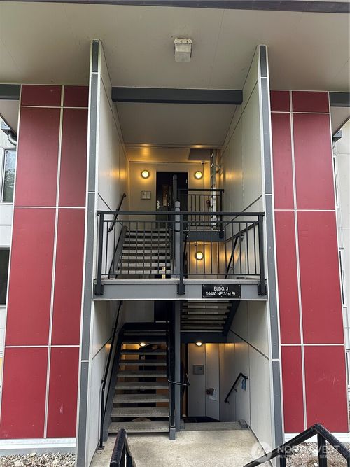 apt-j101-14480 Ne 31st St, Bellevue, WA, 98007-3606 | Card Image