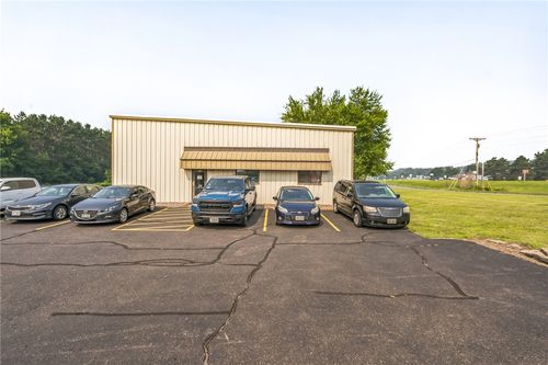 1404 Winchester Way, Altoona, WI, 54720-2707 | Card Image
