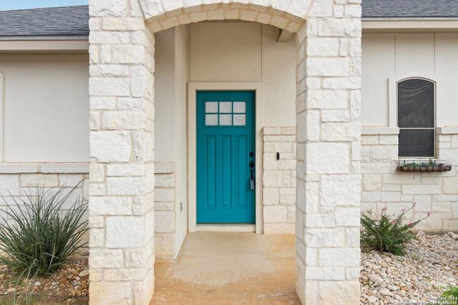 527 Monte Vista Dr, House other with 3 bedrooms, 2 bathrooms and null parking in Pleasanton TX | Image 8