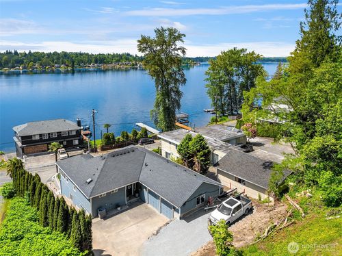 423 S Lake Stevens Rd, Lake Stevens, WA, 98258-8546 | Card Image