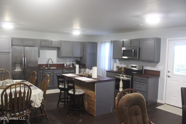 Kitchen 2 | Image 6