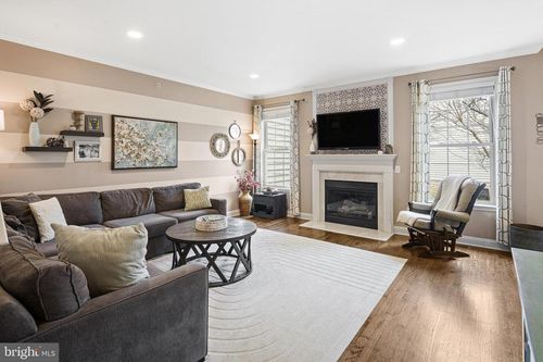 208 Clubhouse Ct, CONSHOHOCKEN, PA, 19428-3204 | Card Image