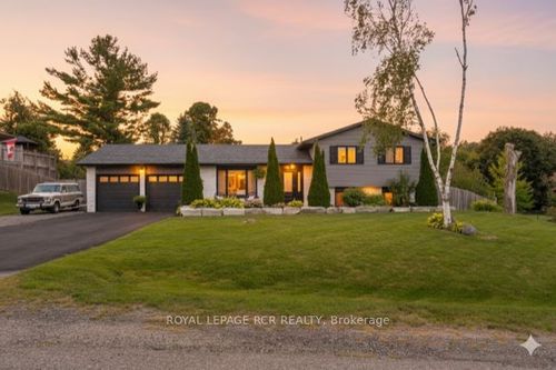 9 Ianson Dr, Greenbank, ON, L0C1B0 | Card Image