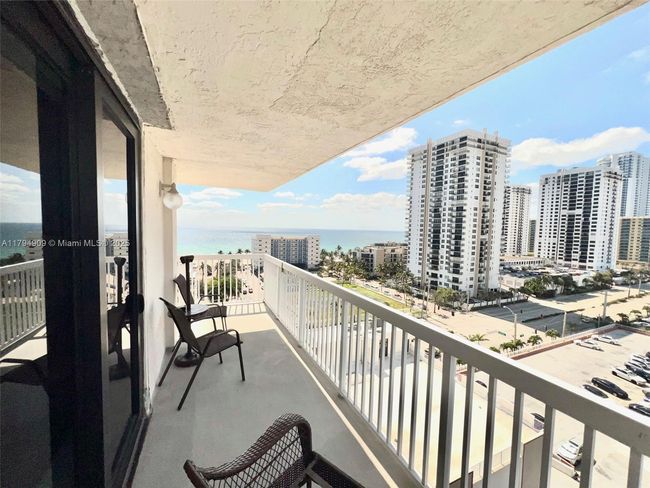 APT-12K - 1500 S Ocean Dr, Condo with 2 bedrooms, 2 bathrooms and null parking in Hollywood FL | Image 9