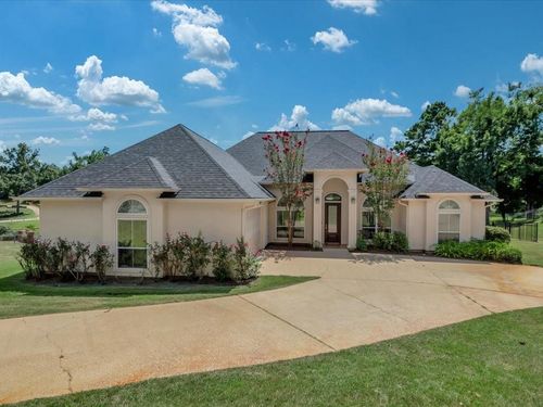 300 Spring Creek Dr, Nacogdoches, TX, 75965-6996 | Card Image