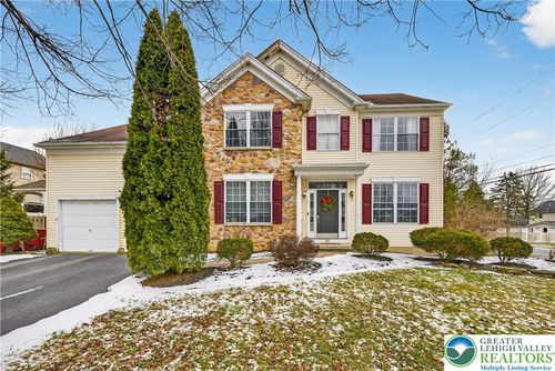 585 Adams St, Forks Twp, PA, 18040-7948 | Card Image