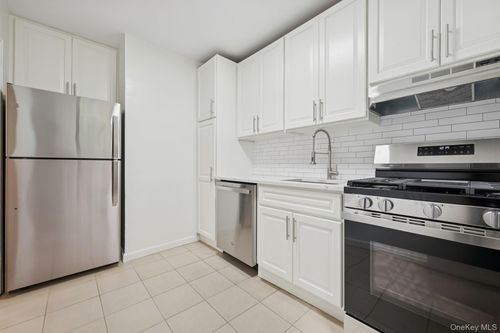 39a1-73 Springfield Blvd, Oakland Gardens, NY, 11364-3022 | Card Image