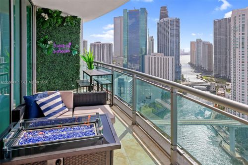 apt-3002-350 S Miami Ave, Miami, FL, 33130-1930 | Card Image