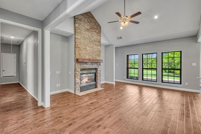 2310 N Walnut Grove Rd, House other with 4 bedrooms, 4 bathrooms and null parking in Midlothian TX | Image 7