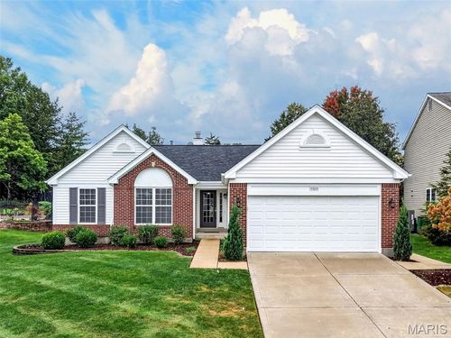 1563 Englebrook Dr, Wildwood, MO, 63011-2092 | Card Image