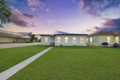 1203 W 6th St, Freeport, TX, 77541-5315 | Card Image