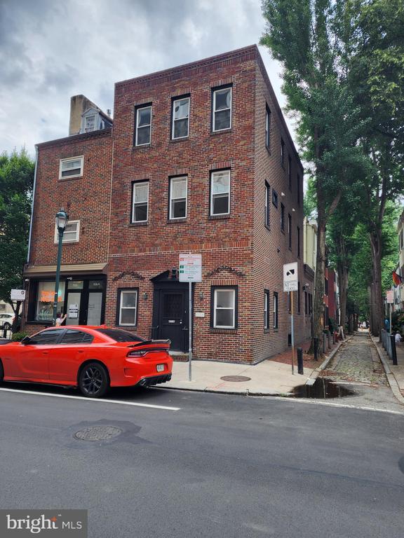 Residential Income in PHILADELPHIA 4