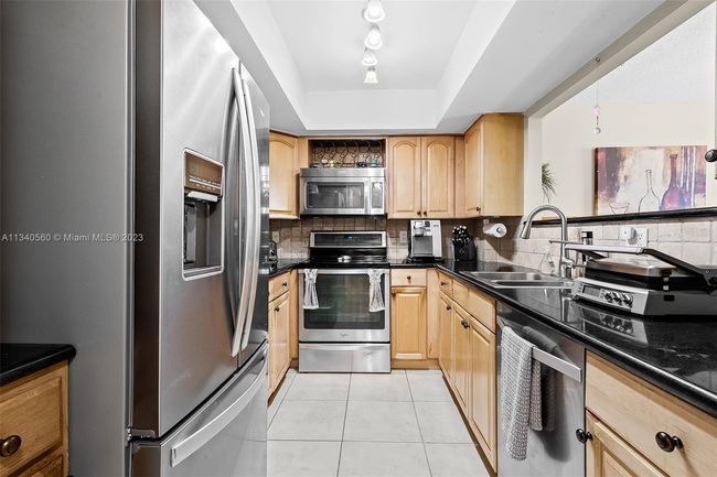 APT-201 - 3800 N Hills Dr, Condo with 1 bedrooms, 2 bathrooms and null parking in Hollywood FL | Image 6
