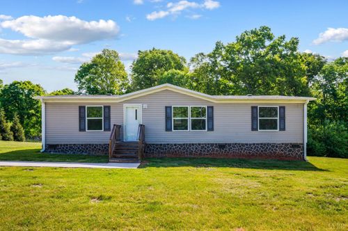 5046 Red House Rd, Appomattox, VA, 24522-5250 | Card Image