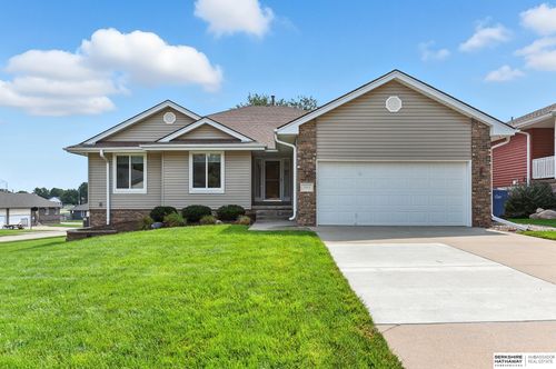 7003 Thorn Apple Ln, La Vista, NE, 68128-3113 | Card Image