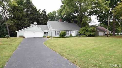 131 Ridgecrest Dr, Chesterfield, MO, 63017-2653 | Card Image