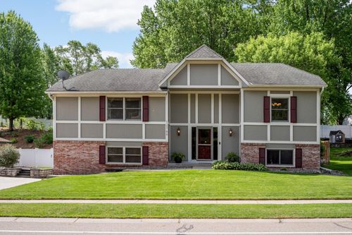 12769 Diamond Path, Apple Valley, MN, 55124-8379 | Card Image