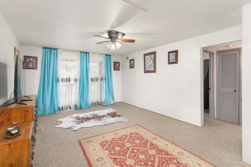 9507 University Ave, Clive, IA, 50325-6373 | Card Image