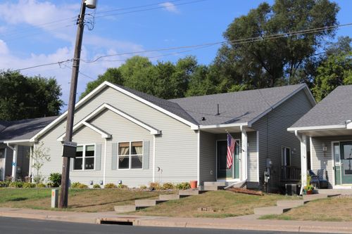 215 9th Ave N, South Saint Paul, MN, 55075-1905 | Card Image