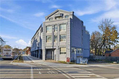 {{alt}} | Card Image