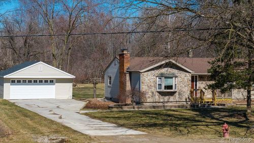 30362 West Rd, New Boston, MI, 48164-9472 | Card Image