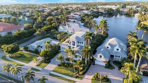 493 8th Ave S, NAPLES, FL, 34102-6874 | Card Image