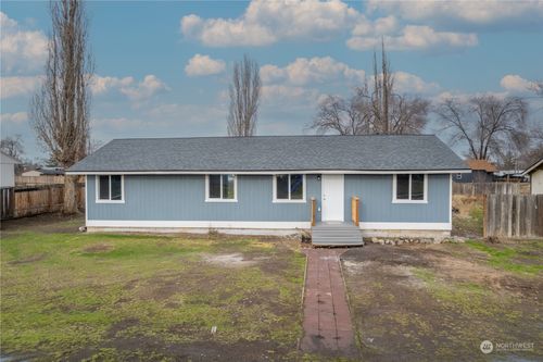 9826 Ne Apple Road, Moses Lake, WA, 98837 | Card Image