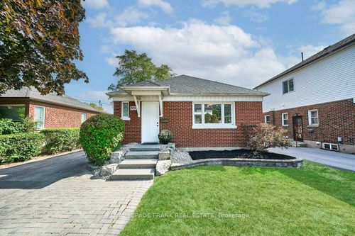 305 James St, Whitby, ON, L1N1G4 | Card Image