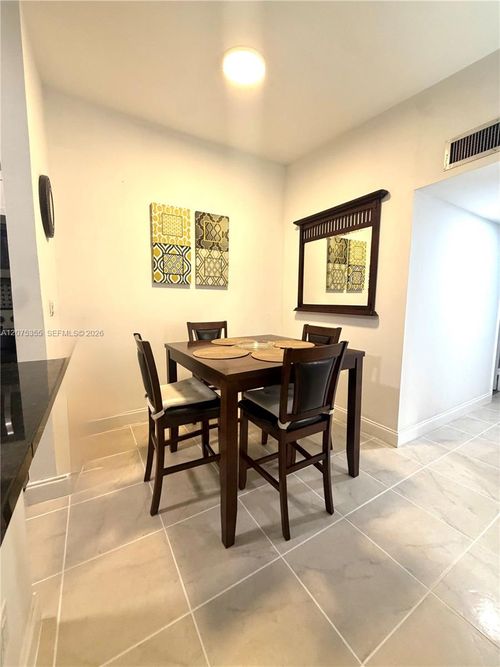 202-761 Ne 199th Street, Miami, FL, 33179 | Card Image