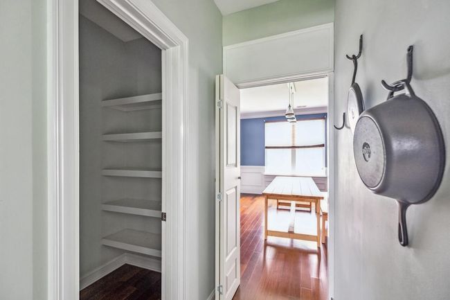 Walk-in Pantry | Image 11