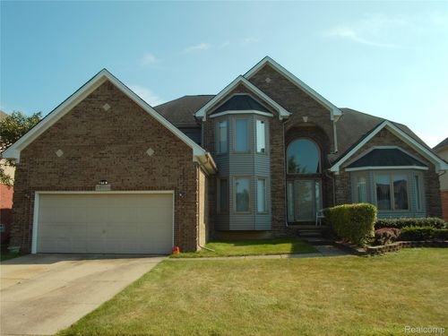 16938 Country Club Dr, Macomb, MI, 48042-1137 | Card Image