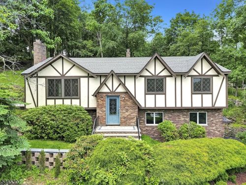 6 Hazel St, Woodland Park, NJ, 07424-3282 | Card Image