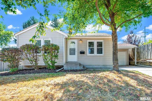 1602 Hamilton St, Pekin, IL, 61554-3740 | Card Image