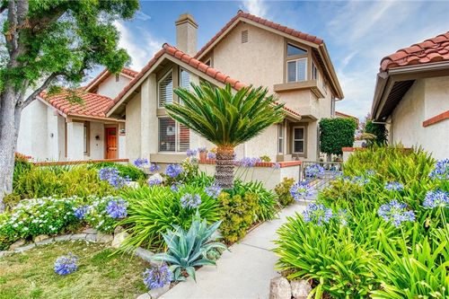 55 Fabriano, Irvine, CA, 92620-2525 | Card Image