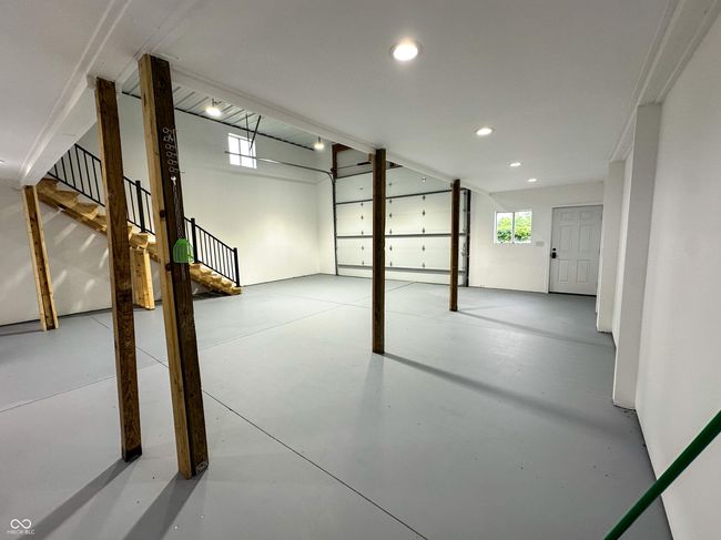 1, 050 sq. ft. main level | Image 13