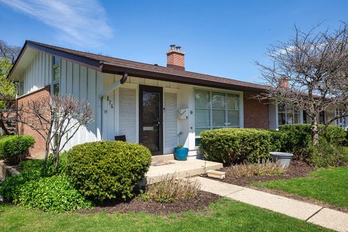 276 Crestwood Vlg, Northfield, IL, 60093-3402 | Card Image