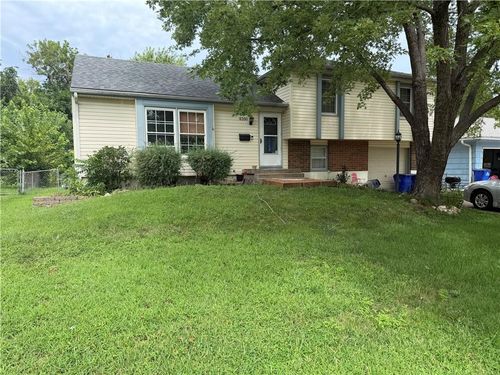 8200 E 133rd Ter, Grandview, MO, 64030-3512 | Card Image