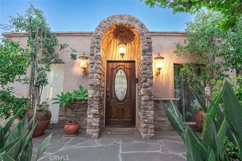 523 Oleander Dr, Highland Park, CA, 90042-1313 | Card Image