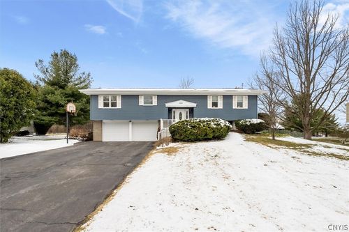 584 Stoneleigh Rd, Oneida, NY, 13421-1814 | Card Image