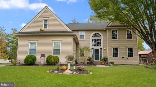 404 Sweetbriar Ct, Yardley, PA, 19067-4760 | Card Image