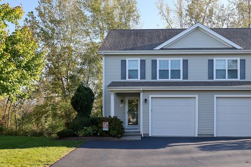 40-40 Stream View Dr, Cumberland, RI, 02864-5421 | Card Image