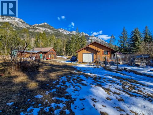 2837 Berrey Rd, Brisco, BC, V0A1B0 | Card Image