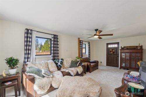 32611 Se 108th St, Issaquah, WA, 98027-8722 | Card Image