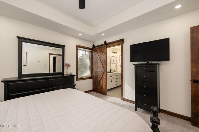 Primary Suite to Primary Bathroom. | Image 39